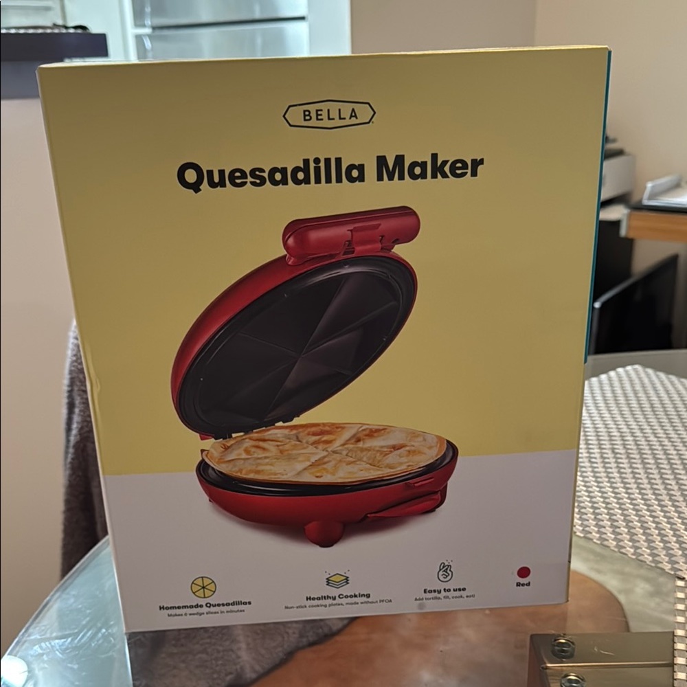 Bella 8” Red Quesadilla Maker